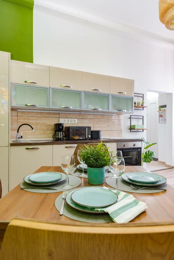 Central Kira Apartment Budapest Esterno foto