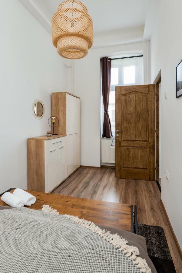 Central Kira Apartment Budapest Esterno foto