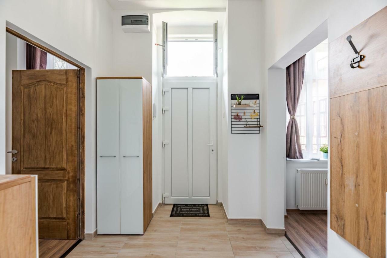 Central Kira Apartment Budapest Esterno foto